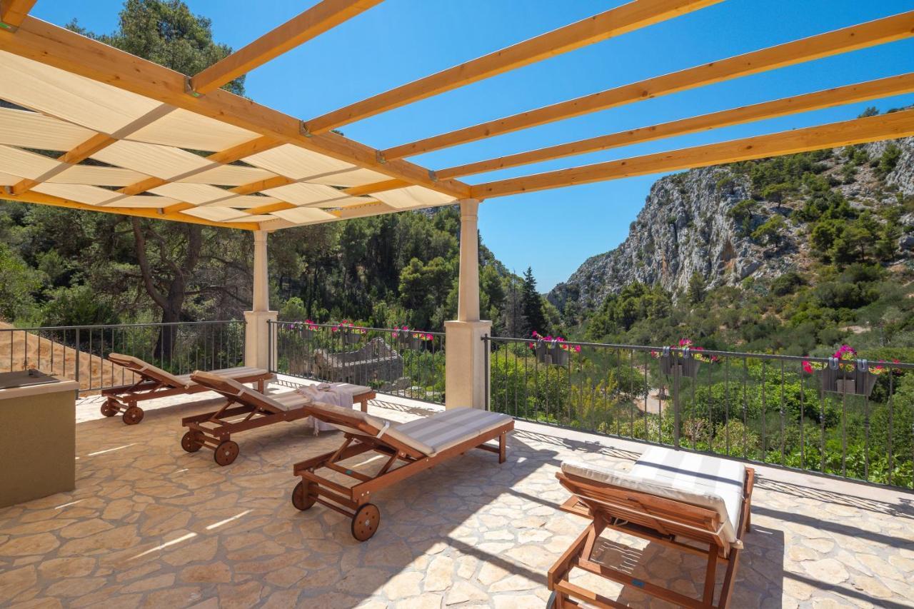 Vila Luxury With A Swimming Pool Malo Grablje, Hvar - 20606 *